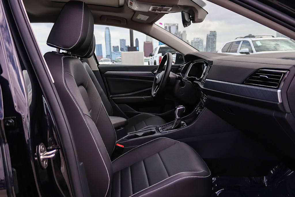 Thumbnail: 2023 Volkswagen Jetta - 10