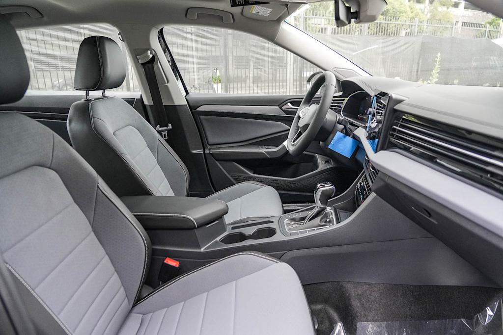 Thumbnail: 2026 Volkswagen Jetta - 10