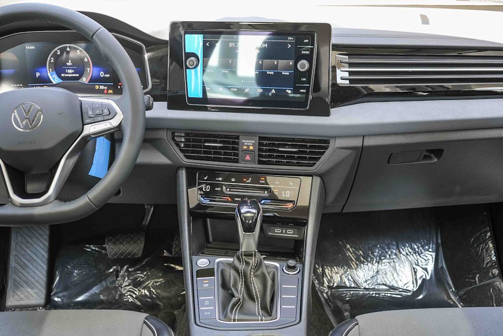 Thumbnail: 2026 Volkswagen Jetta - 9