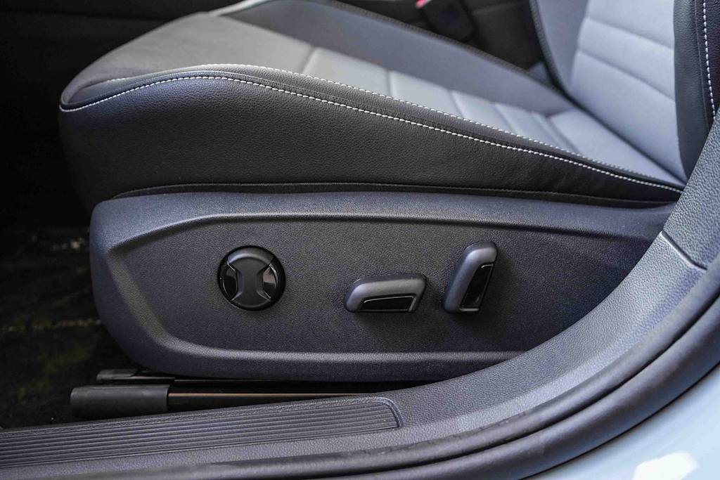 Thumbnail: 2026 Volkswagen Jetta - 23