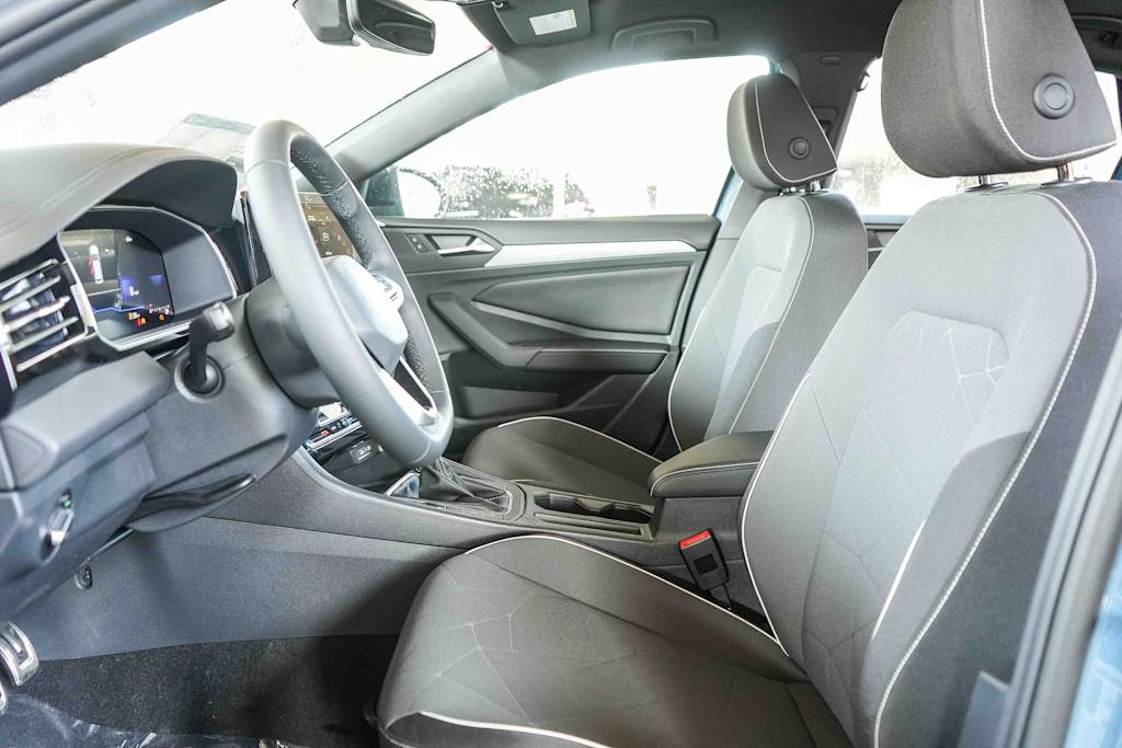 Thumbnail: 2026 Volkswagen Jetta - 10
