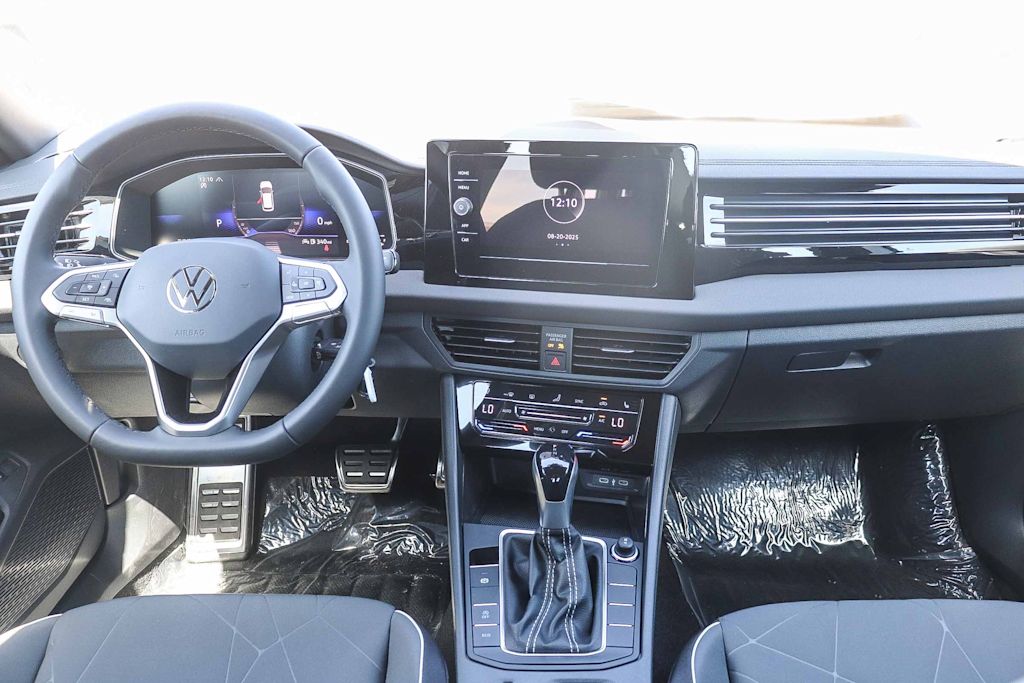 Thumbnail: 2025 Volkswagen Jetta - 2