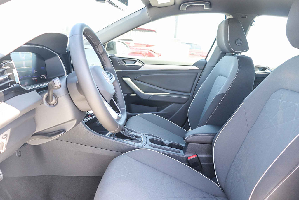 Thumbnail: 2025 Volkswagen Jetta - 11