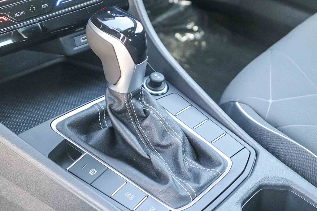 Thumbnail: 2025 Volkswagen Jetta - 15