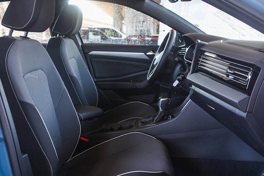 Thumbnail: 2025 Volkswagen Jetta - 10