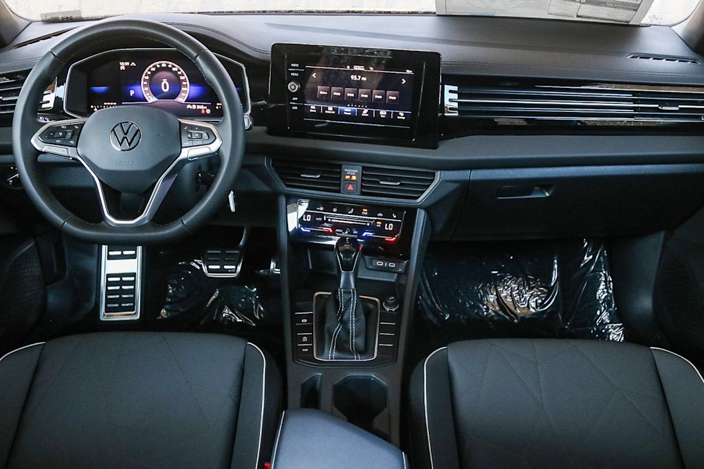 Thumbnail: 2025 Volkswagen Jetta - 2