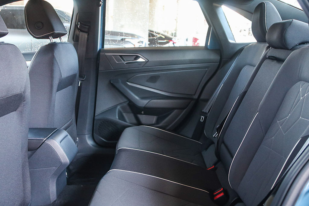 Thumbnail: 2025 Volkswagen Jetta - 12