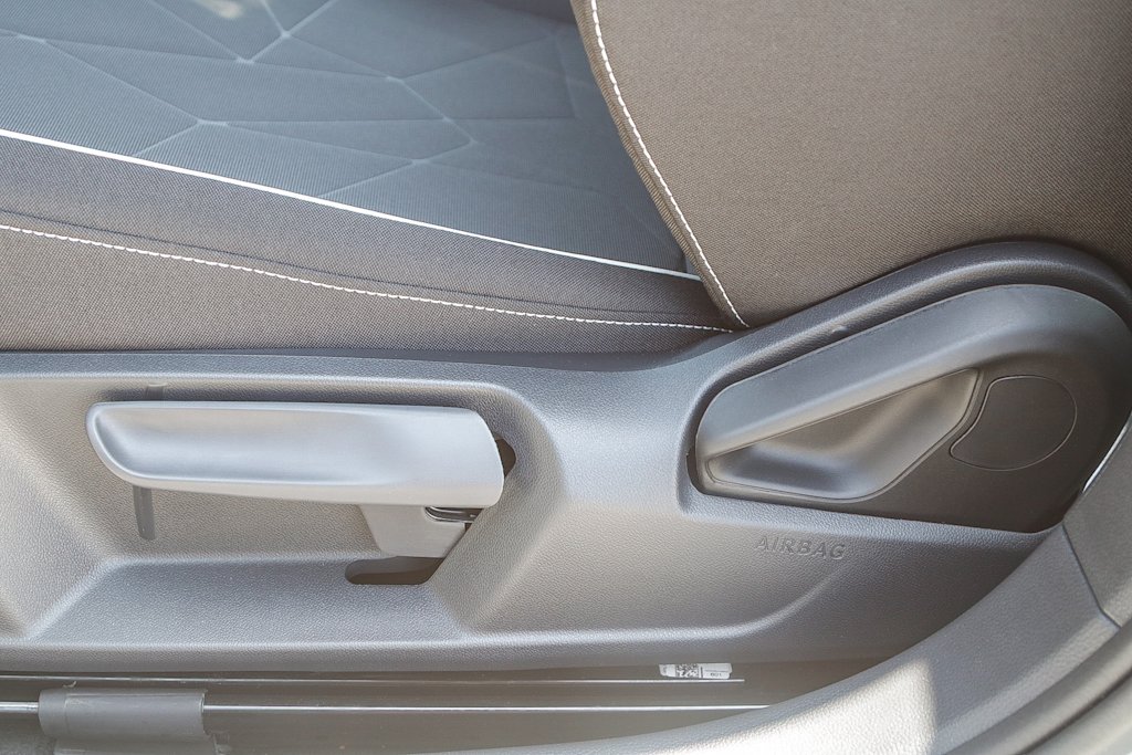 Thumbnail: 2025 Volkswagen Jetta - 23