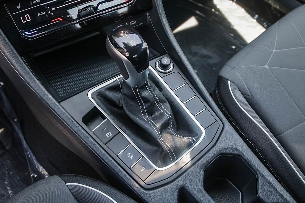 Thumbnail: 2025 Volkswagen Jetta - 14