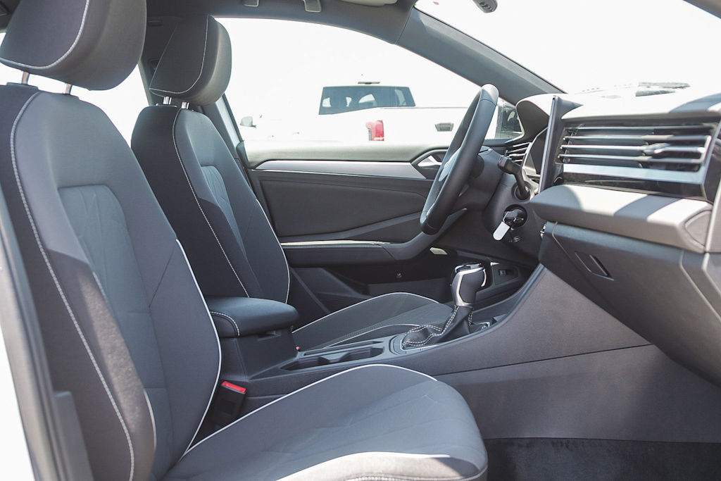 Thumbnail: 2025 Volkswagen Jetta - 9