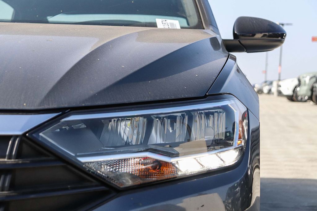 Thumbnail: 2020 Volkswagen Jetta - 17