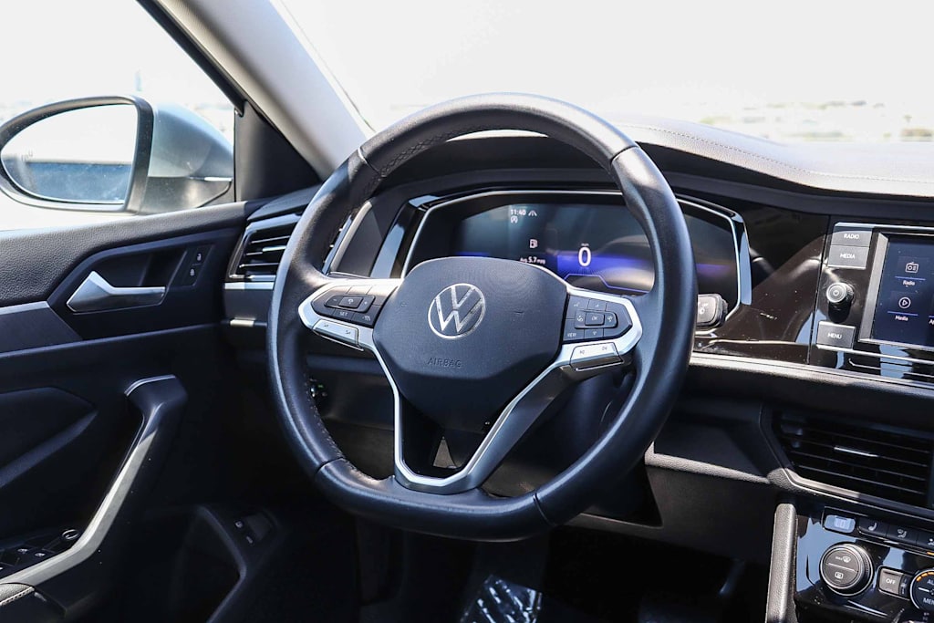 Thumbnail: 2024 Volkswagen Jetta - 10