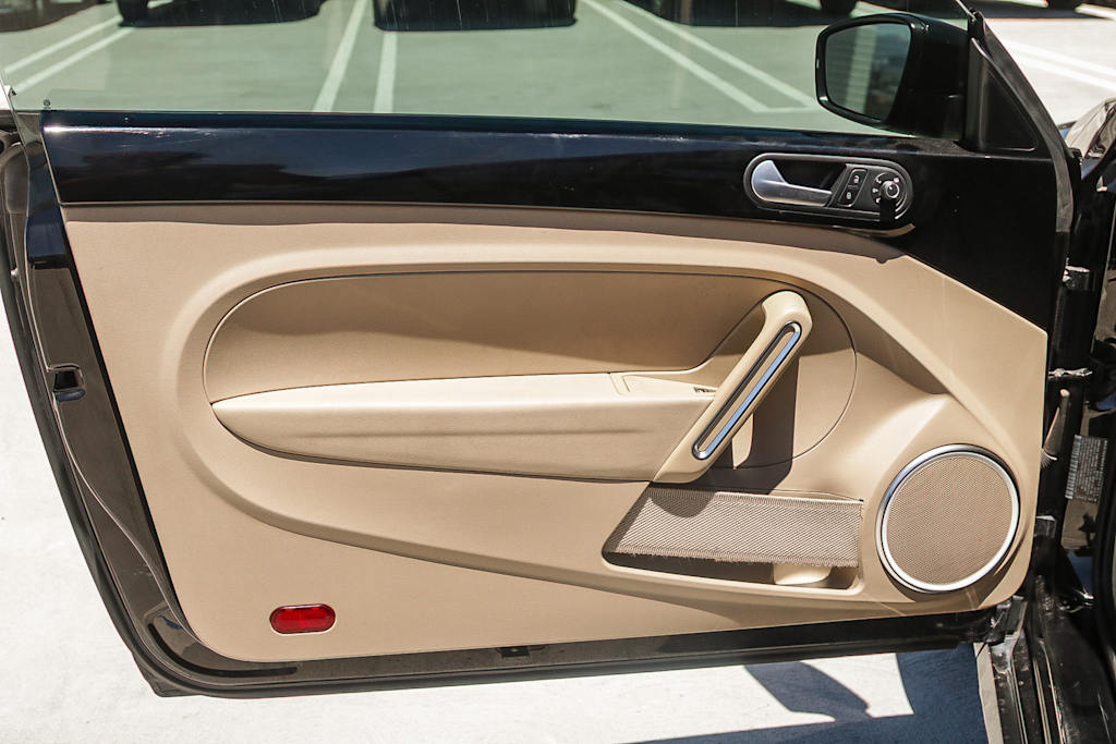 Thumbnail: 2016 Volkswagen Beetle - 23