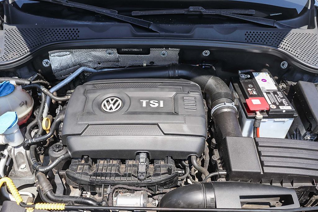 Thumbnail: 2016 Volkswagen Beetle - 8