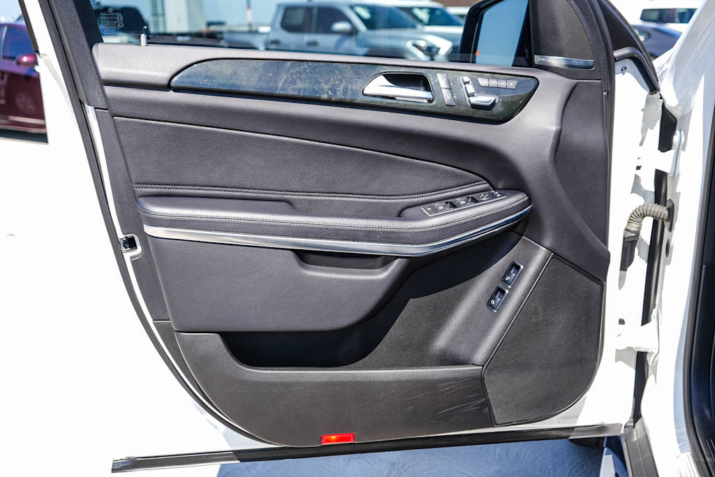 Thumbnail: 2019 Mercedes-Benz GLS - 25