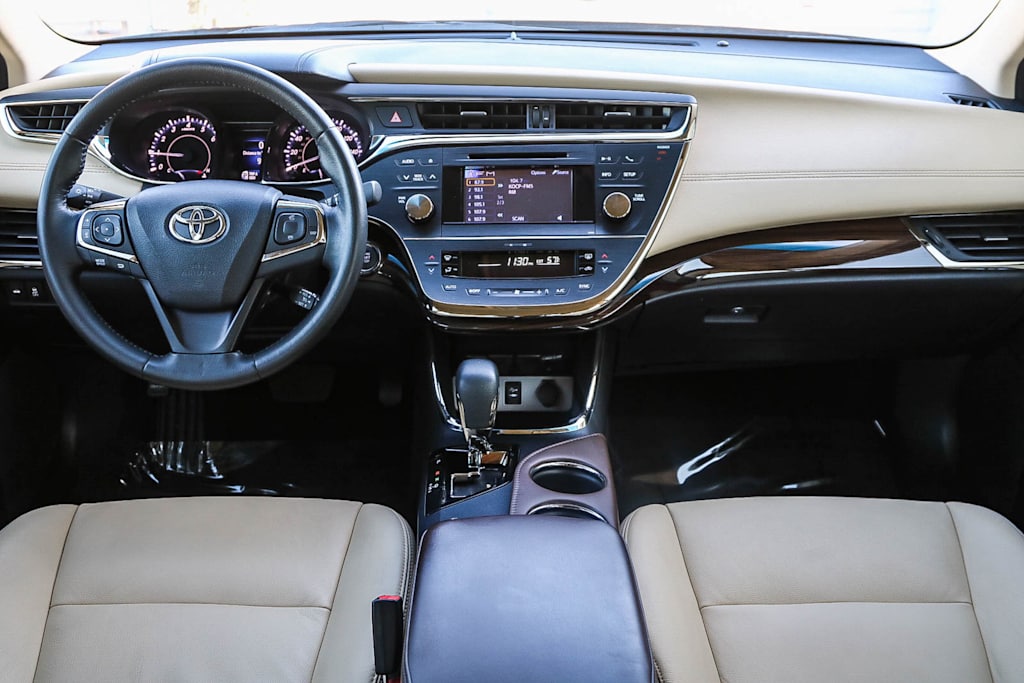 2014 Toyota Avalon XLE 2