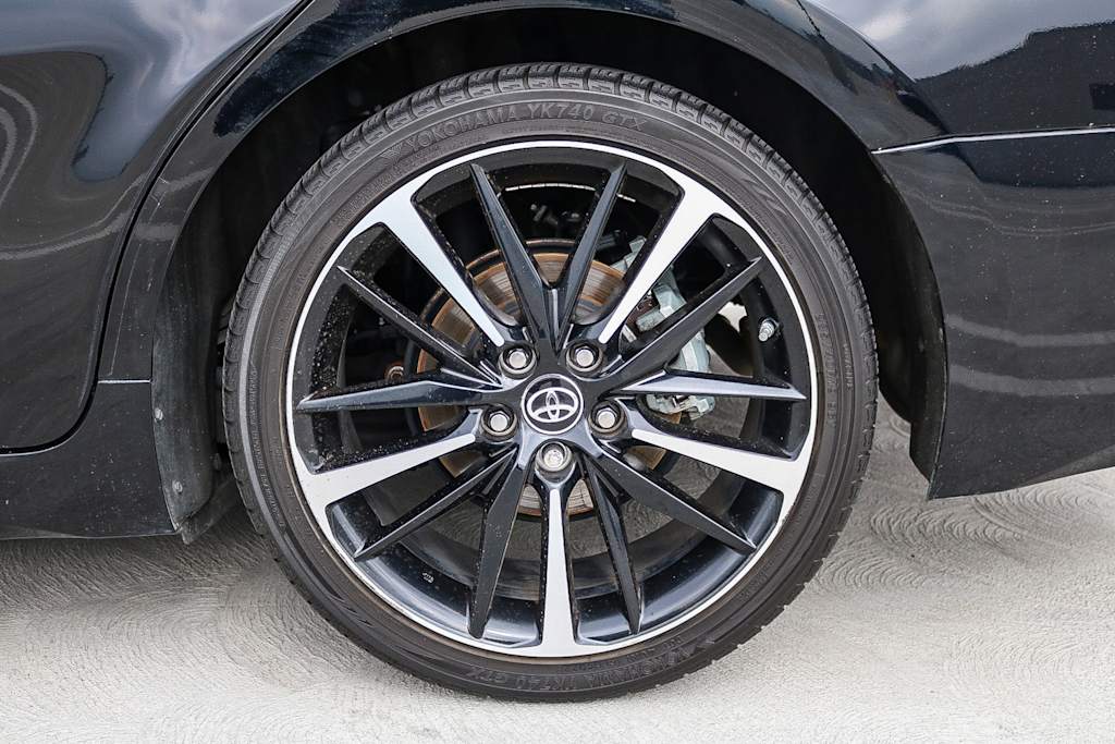 Thumbnail: 2019 Toyota Camry - 6