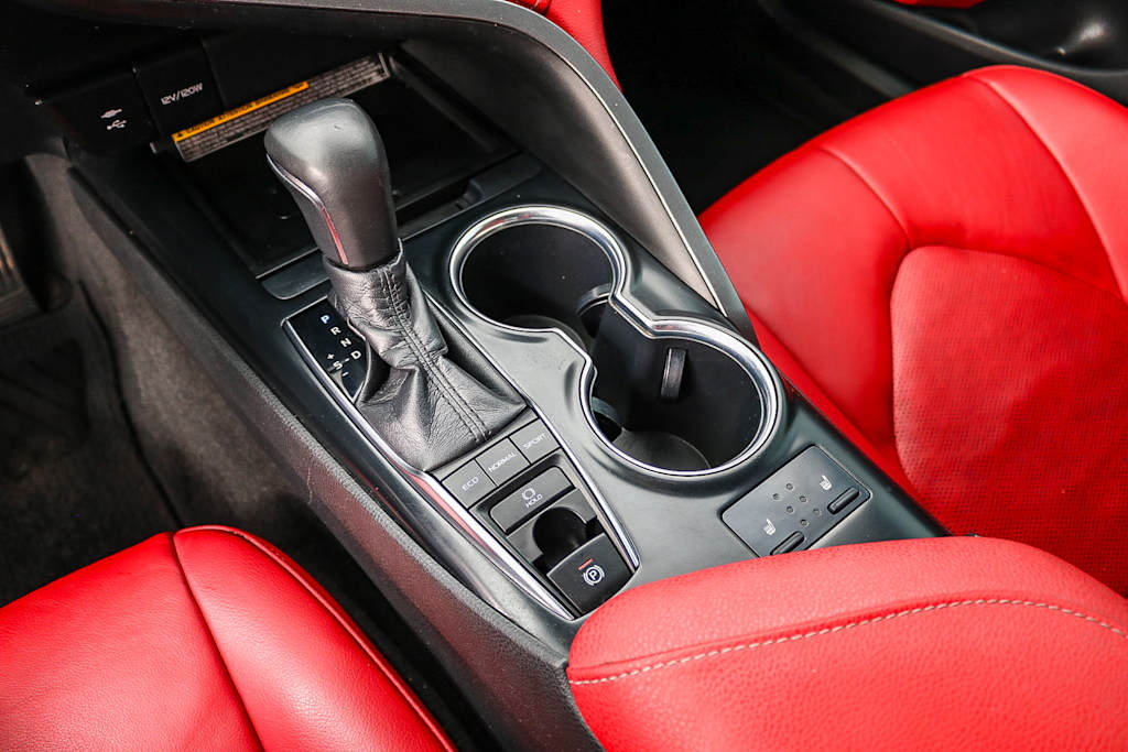 Thumbnail: 2019 Toyota Camry - 14