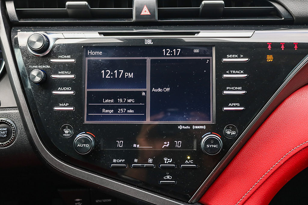 Thumbnail: 2019 Toyota Camry - 13