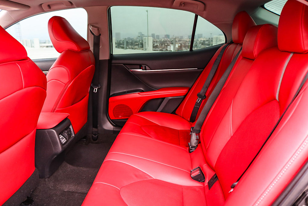 Thumbnail: 2019 Toyota Camry - 11