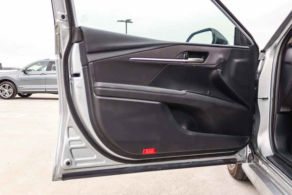 Thumbnail: 2025 Toyota Camry - 21