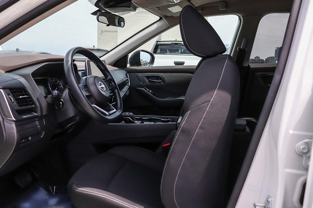Thumbnail: 2023 Nissan Rogue - 10