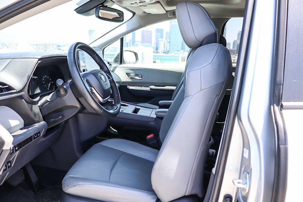 Thumbnail: 2023 Toyota Sienna - 10