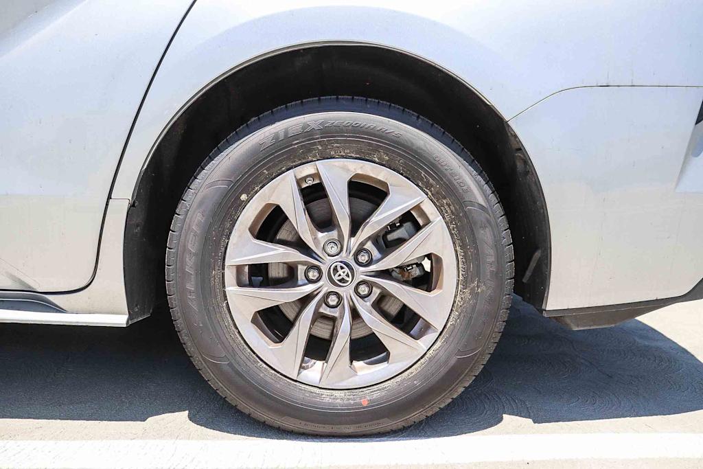 Thumbnail: 2023 Toyota Sienna - 7
