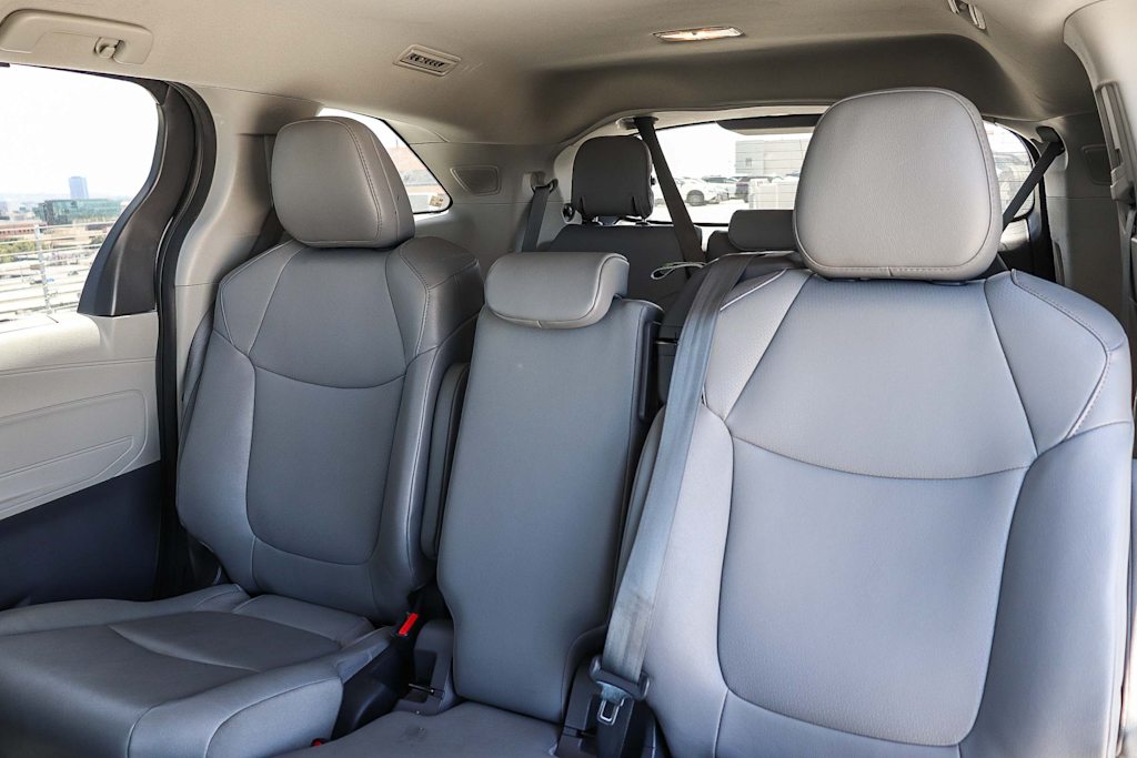Thumbnail: 2023 Toyota Sienna - 11