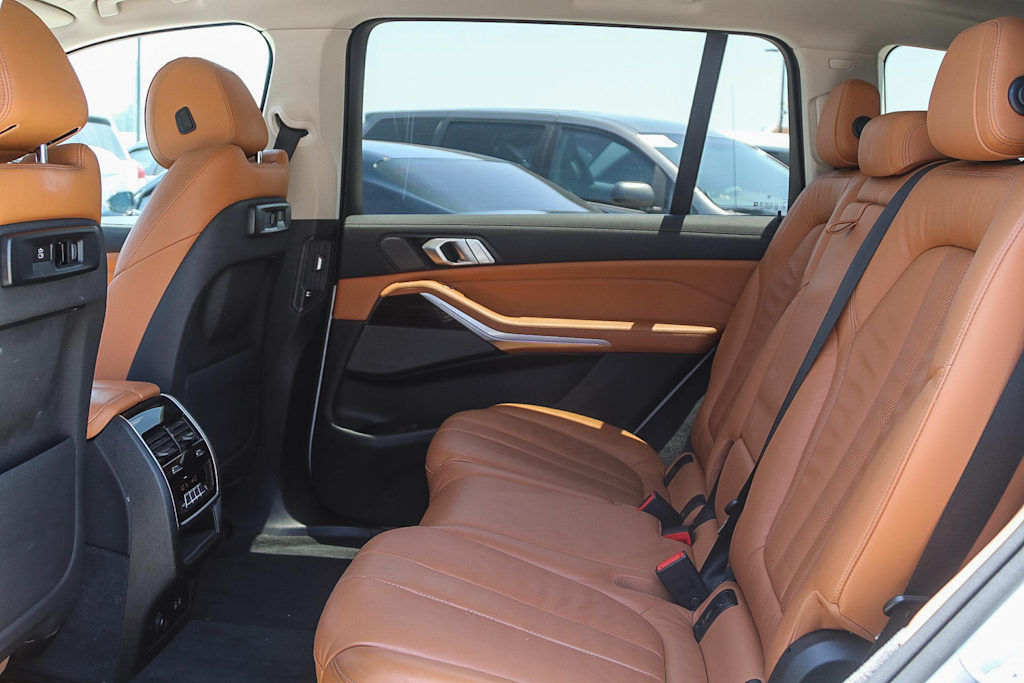Thumbnail: 2019 BMW X7 - 12