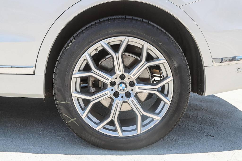 Thumbnail: 2019 BMW X7 - 7