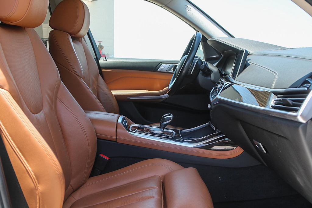 Thumbnail: 2019 BMW X7 - 10