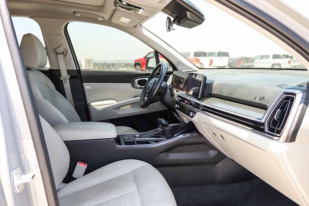 Thumbnail: 2025 Kia Sorento - 8
