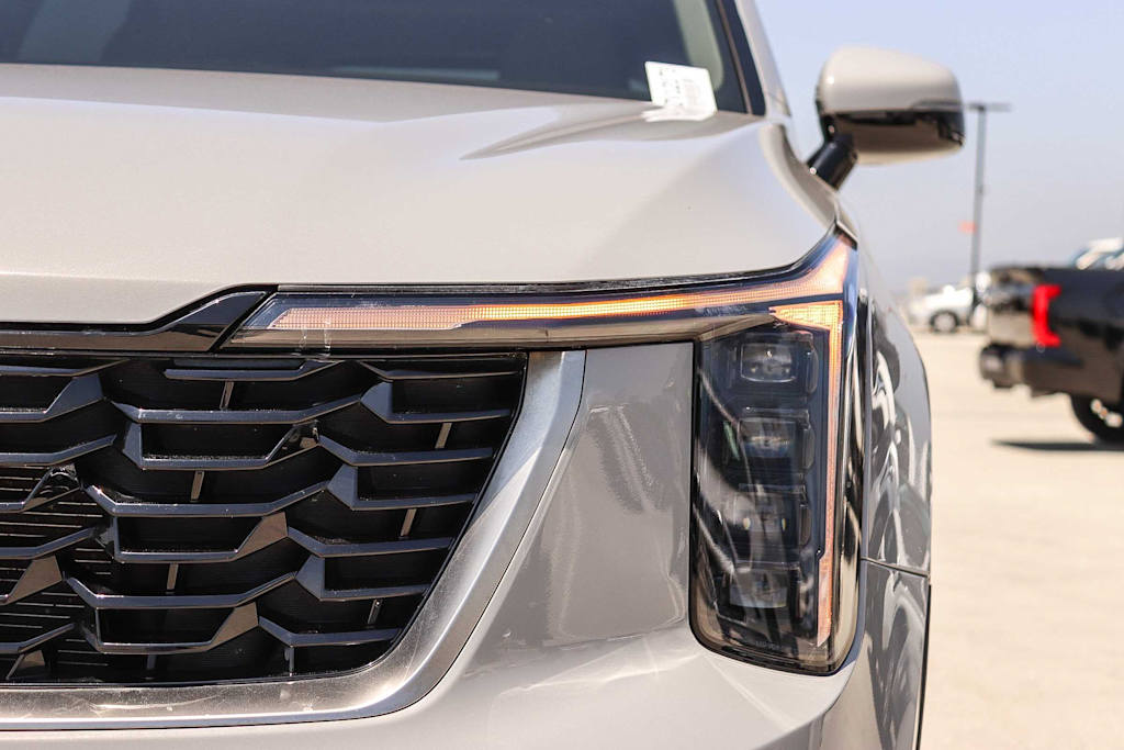 Thumbnail: 2025 Kia Sorento - 8