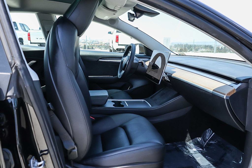 Thumbnail: 2023 Tesla Model 3 - 9