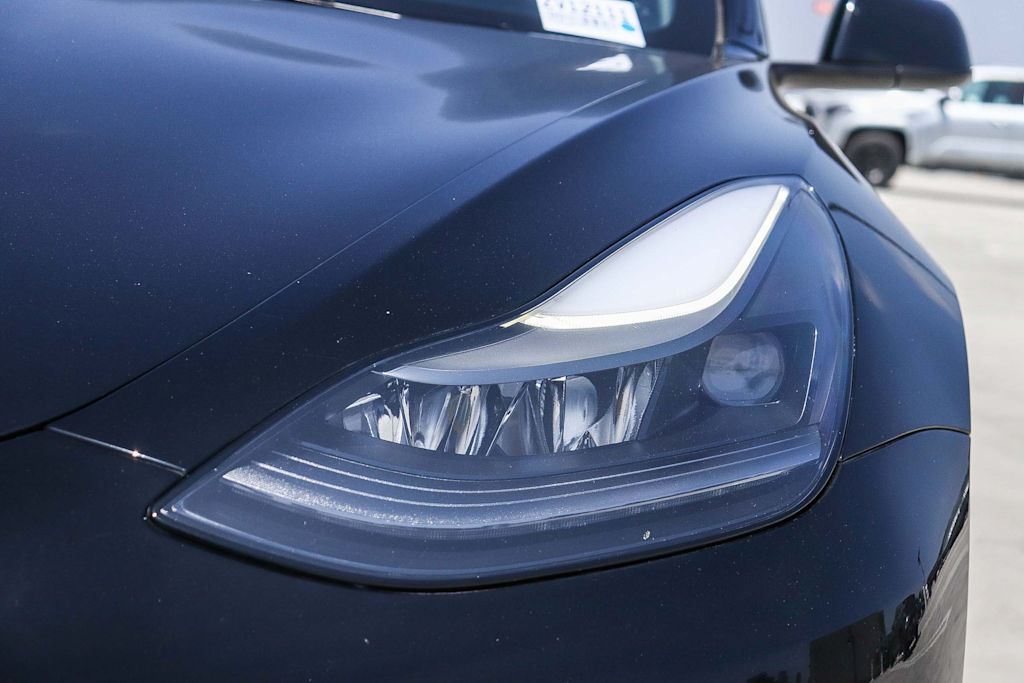 Thumbnail: 2023 Tesla Model 3 - 16