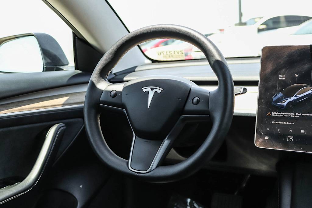 Thumbnail: 2023 Tesla Model 3 - 8