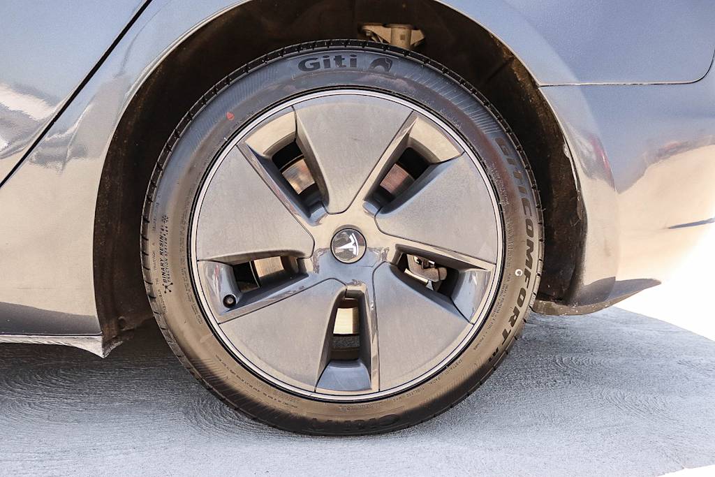 Thumbnail: 2023 Tesla Model 3 - 7