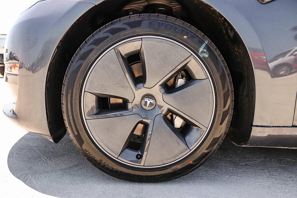 Thumbnail: 2023 Tesla Model 3 - 18