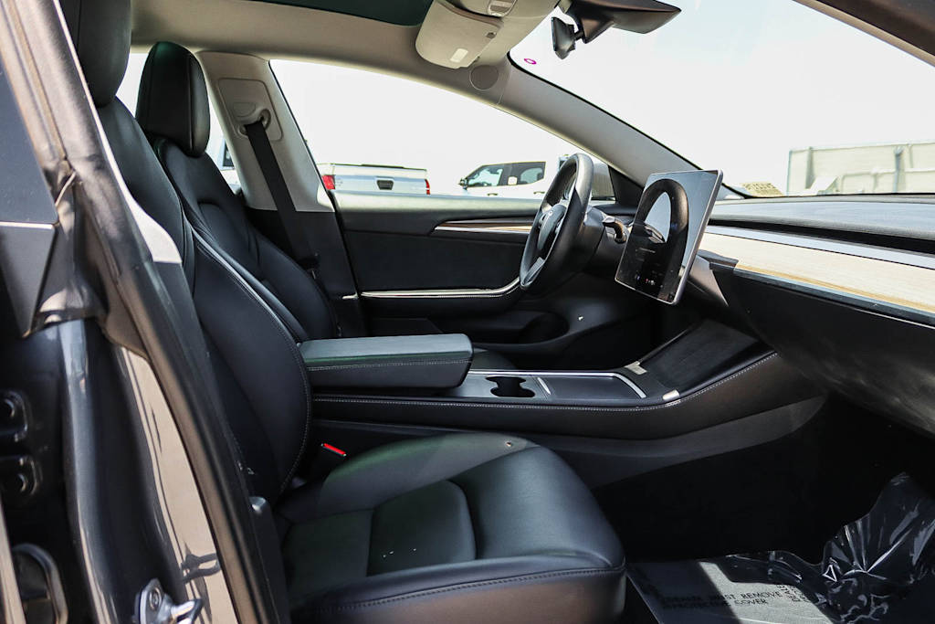 Thumbnail: 2023 Tesla Model 3 - 9