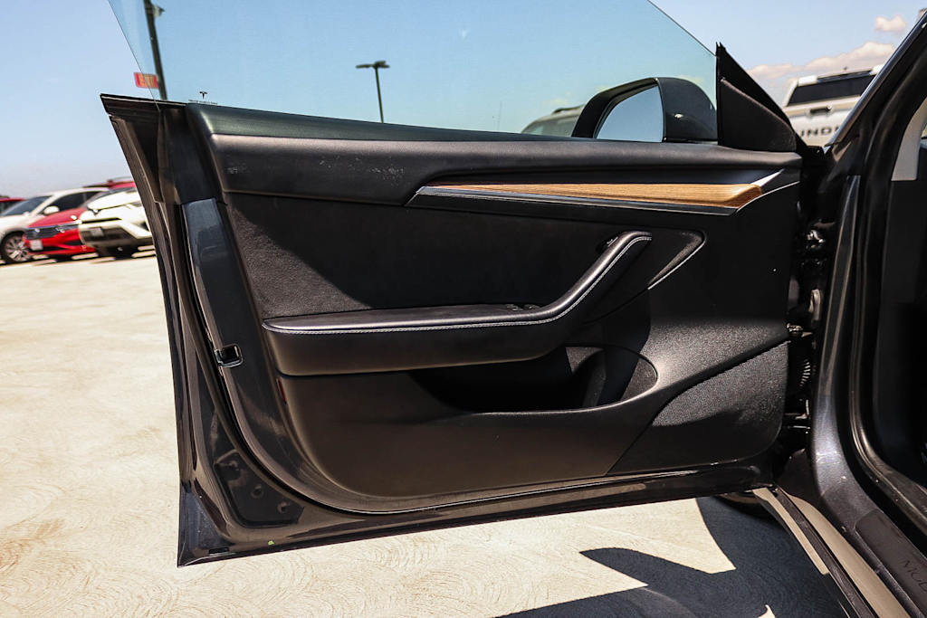 Thumbnail: 2023 Tesla Model 3 - 22