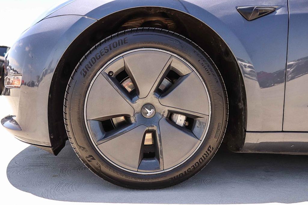 Thumbnail: 2023 Tesla Model 3 - 18