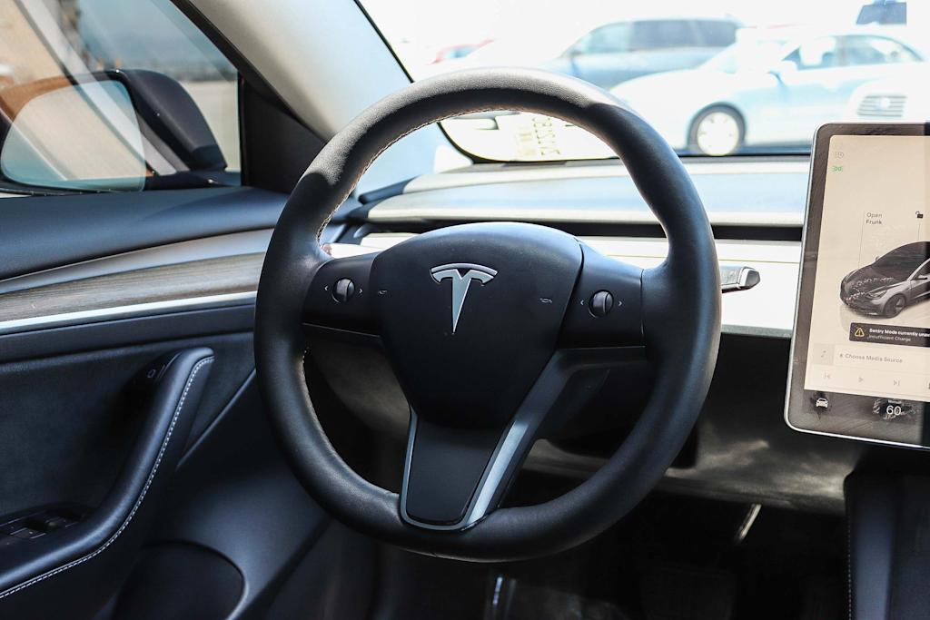 Thumbnail: 2023 Tesla Model 3 - 8