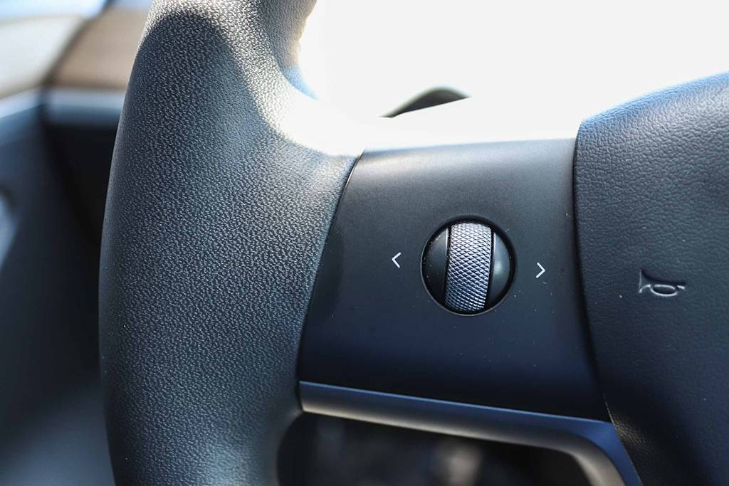 Thumbnail: 2023 Tesla Model 3 - 22