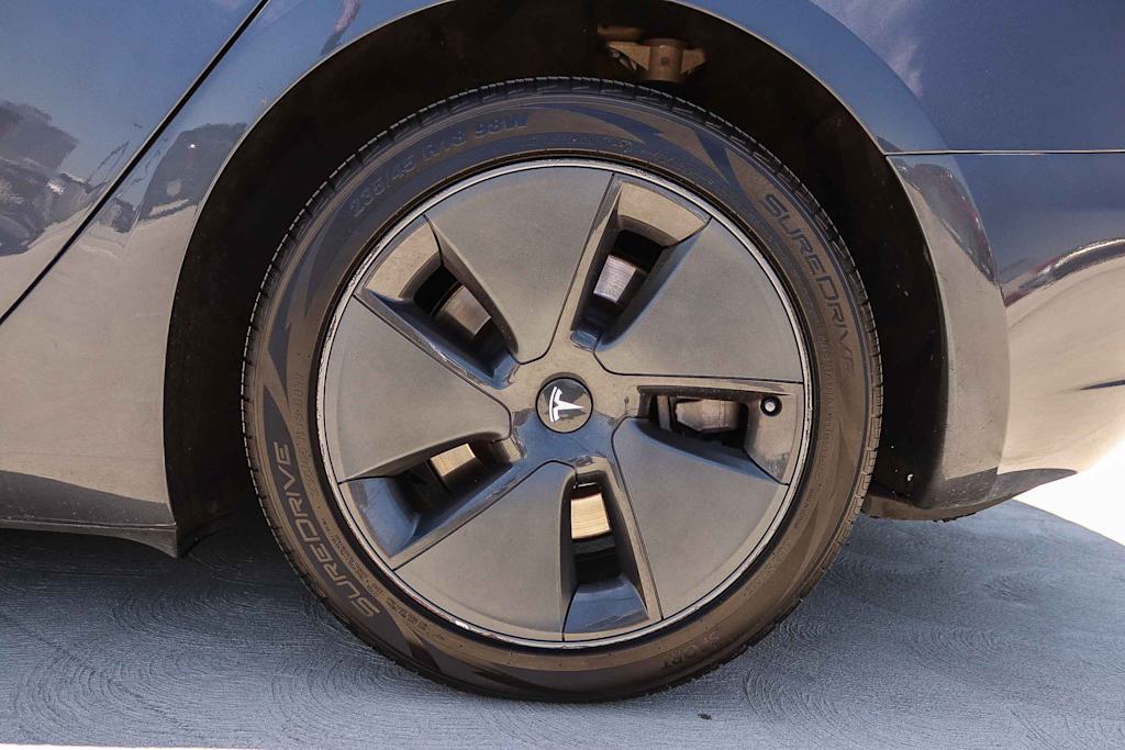 Thumbnail: 2023 Tesla Model 3 - 7