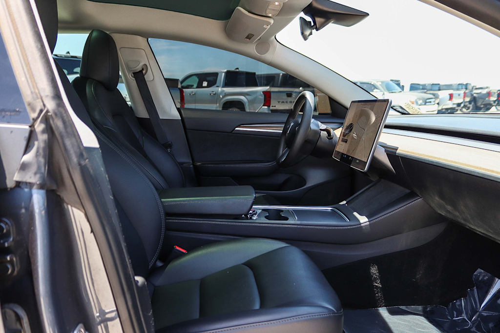 Thumbnail: 2023 Tesla Model 3 - 9