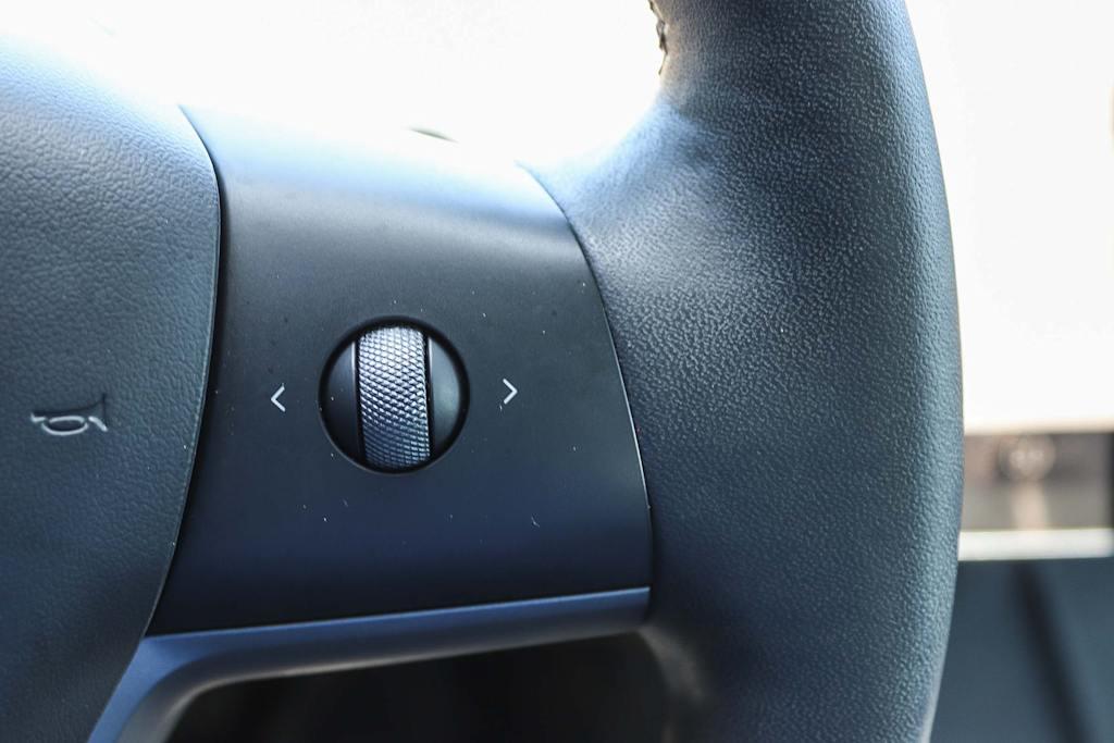 Thumbnail: 2023 Tesla Model 3 - 23