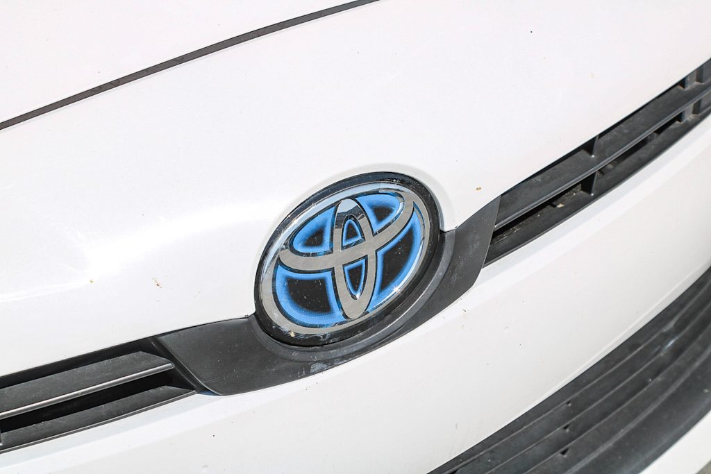 2022 Toyota Prius LE 6