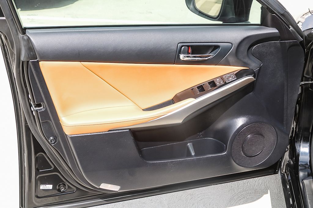 Thumbnail: 2014 Lexus IS - 28