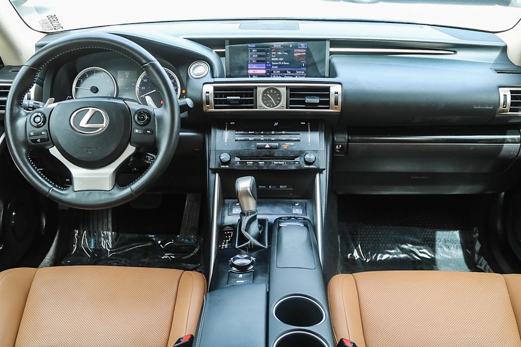 Thumbnail: 2014 Lexus IS - 2